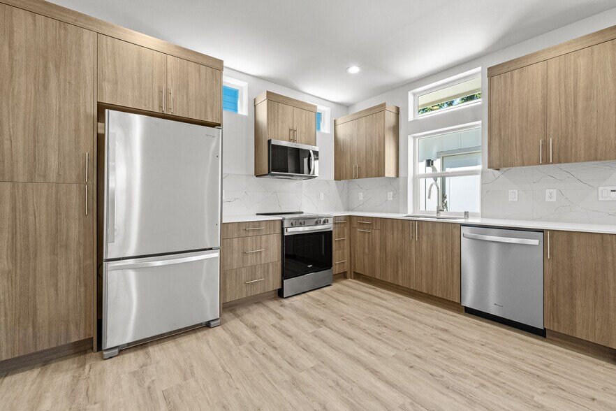 Building Photo - 2544 NE 143rd St