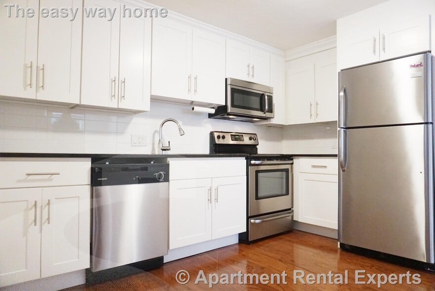 Building Photo - 6 Blair Pl