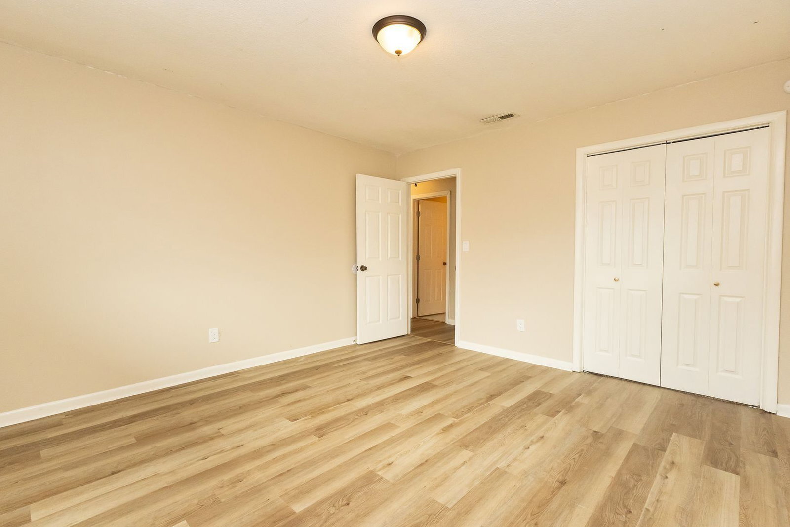Building Photo - 3973 Teakwood Dr