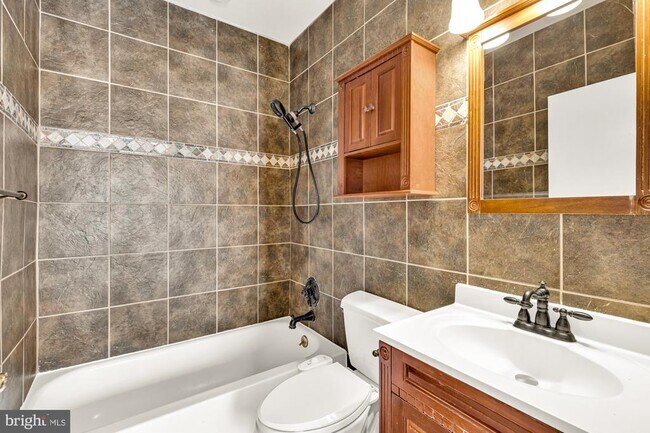 Building Photo - 1437 Rhode Island Ave NW