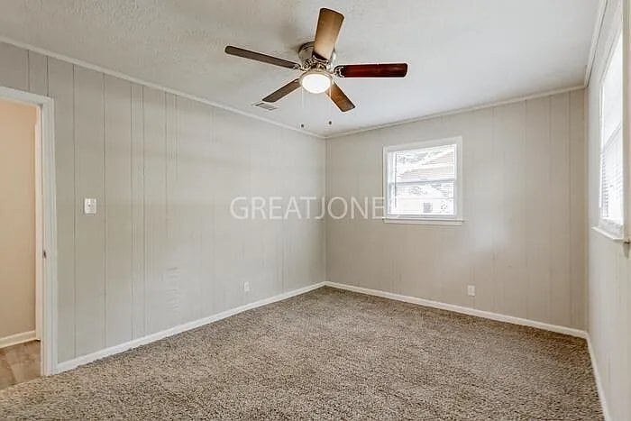 Building Photo - 928 Perry Dr
