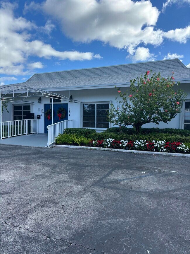 Building Photo - 707 High Point Blvd N