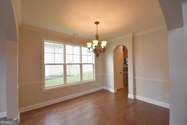 Building Photo - 606 Blackburn Ln
