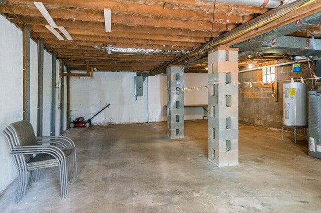 Building Photo - 331 Hi Alta Ave