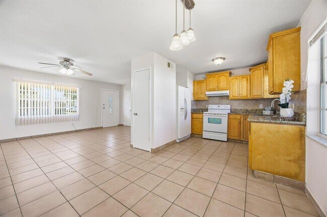 Building Photo - 5681 Tulip Ave