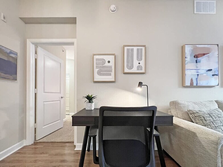 Building Photo - 4504 W Spruce St