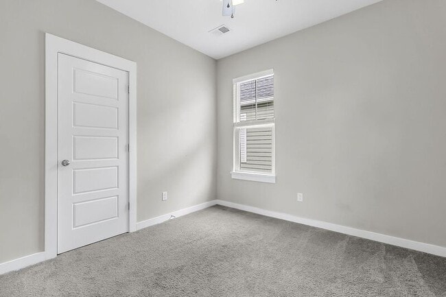 Building Photo - 146 Winding Branch Dr