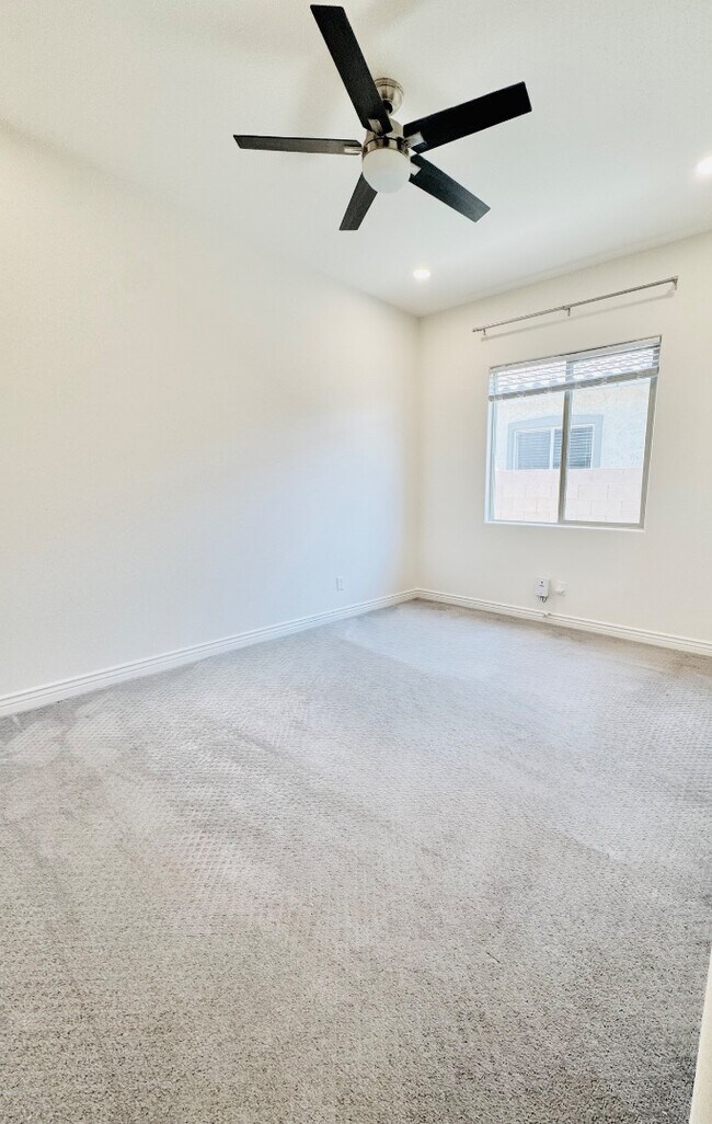 Building Photo - 26738 N 74th Ln