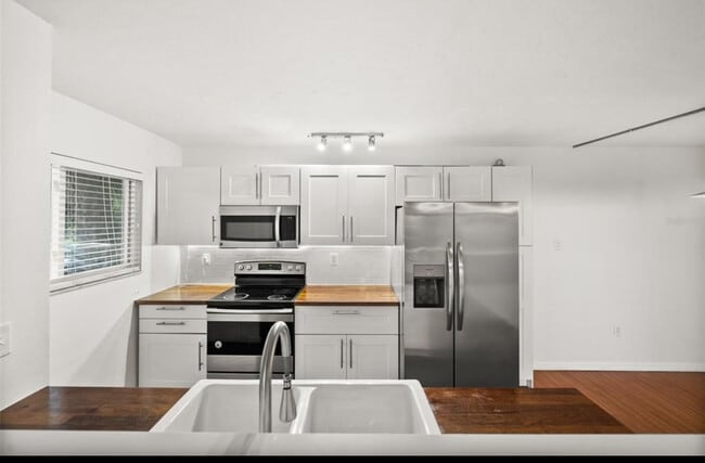 Building Photo - 2938 Clark Rd