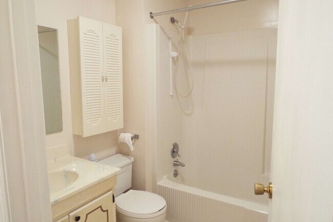 Building Photo - 28266 Lee Hwy