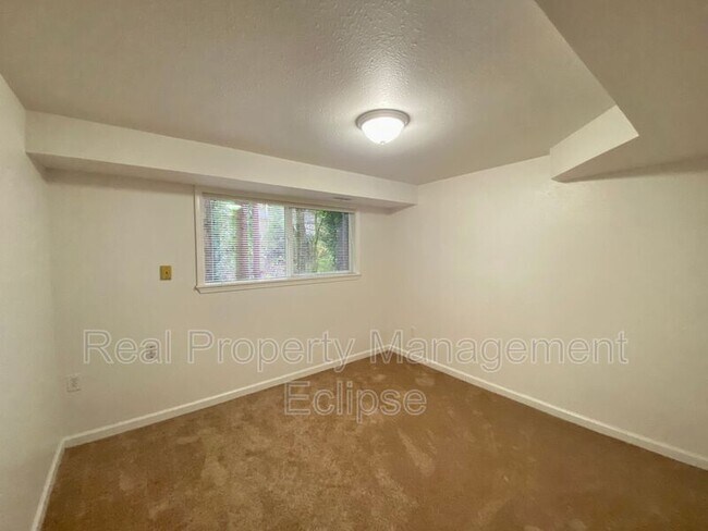 Building Photo - 18559 58th Ave NE