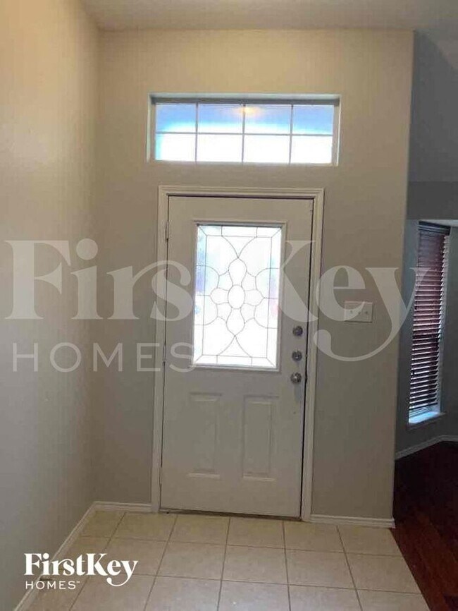 Building Photo - 1205 Bellcrest Dr