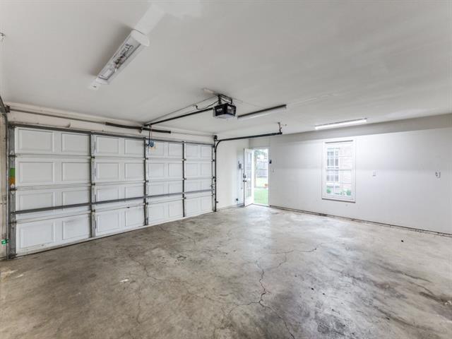 Building Photo - 4065 Bryn Mawr Dr