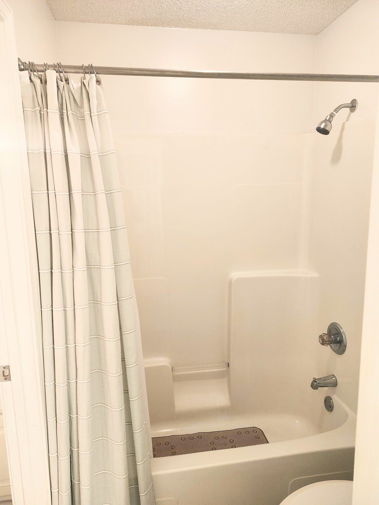 Building Photo - 17462 Front Beach Rd