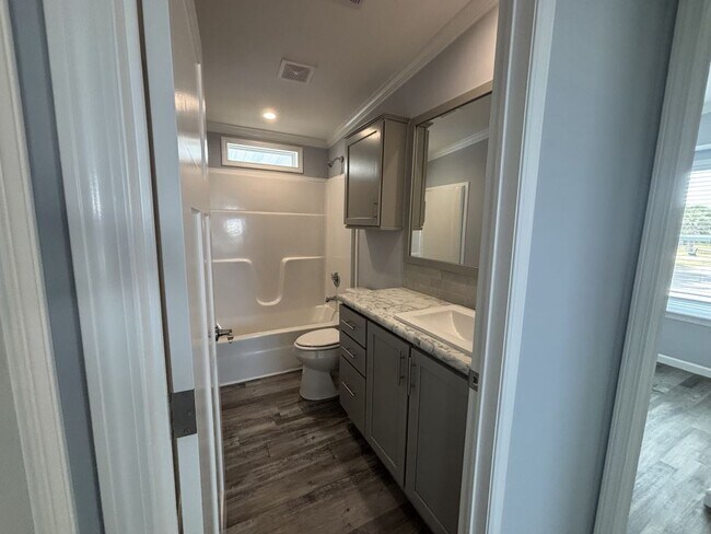 Building Photo - 937 W Questa Ave