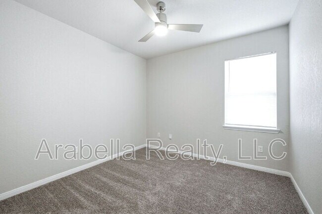 Building Photo - 5950 Larkspur Valley