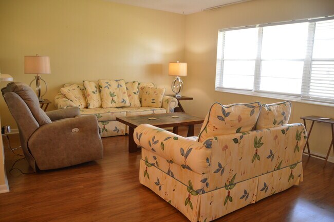 Building Photo - 206 Easthampton I