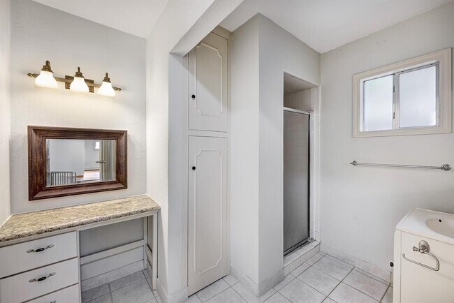 Building Photo - 4703 Braeburn Dr