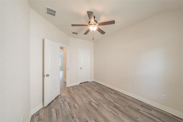 Building Photo - 1313 Catbird Dr