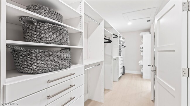 Building Photo - 440 Kingstown Dr