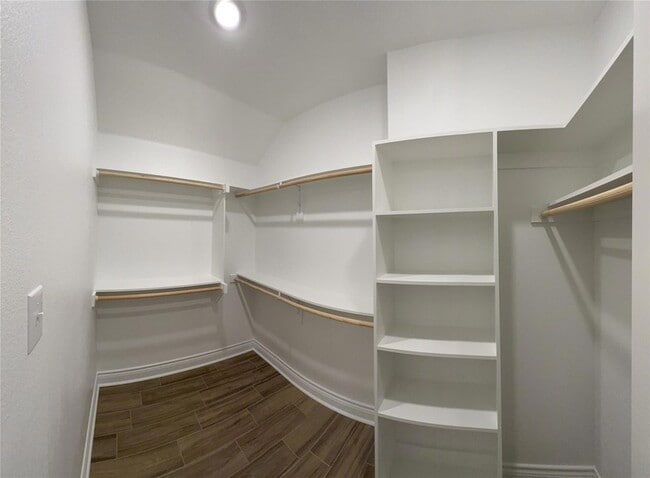 Building Photo - 901 Tippit Ln
