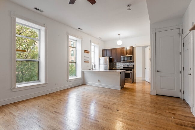 Building Photo - 1652 S Throop St