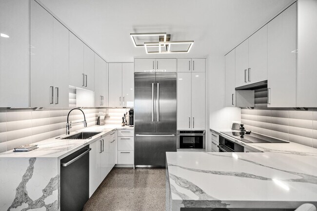 Building Photo - 120 N Ocean Blvd