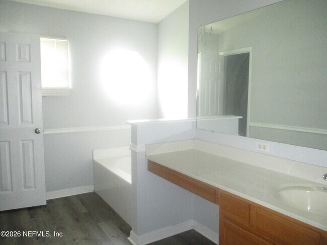 Building Photo - 738 N 5th St