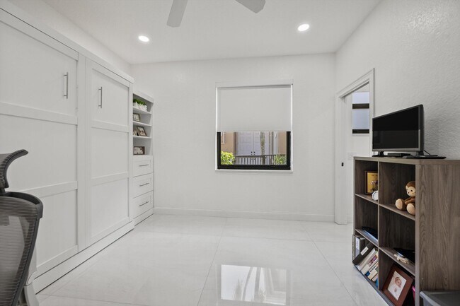 Building Photo - 4413 Barclay Fair Way