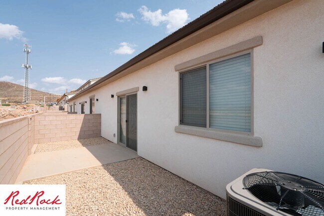 Building Photo - 493 N 550 W