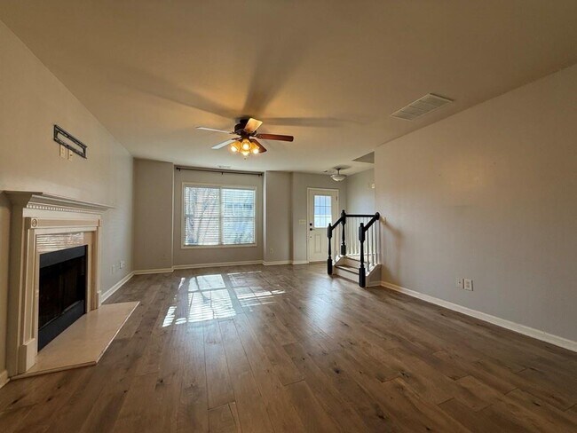 Building Photo - 1326 Castleberry Dr