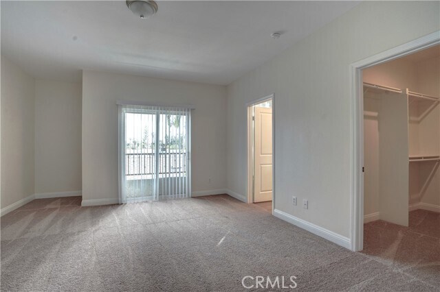 Building Photo - 7124 Farralone Ave