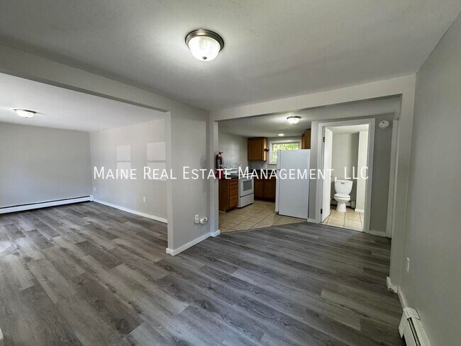 Primary Photo - 206 Maine Ave