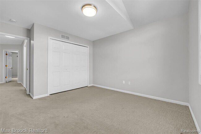 Building Photo - 107 Millstone Rd