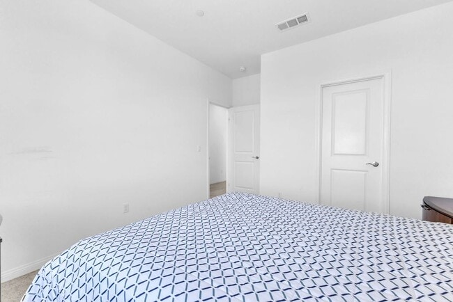 Building Photo - Spacious 5-Bedroom Home in Spencer’s Crossing – Murrieta - 6 Month - 1 Year or Lease To Own!