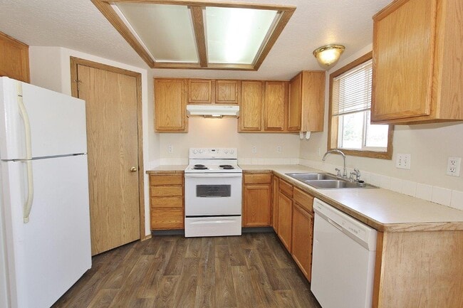 Building Photo - 978 Johnson Dr