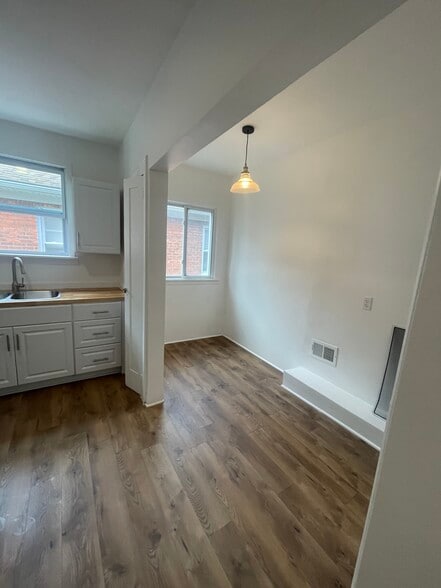 Building Photo - 17182 Stoepel St