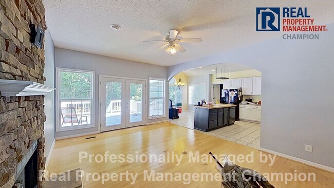 Building Photo - Spacious Home w/Community Access to Intra-...