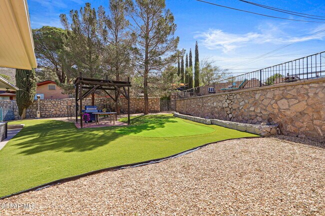 Building Photo - 904 Turney Dr