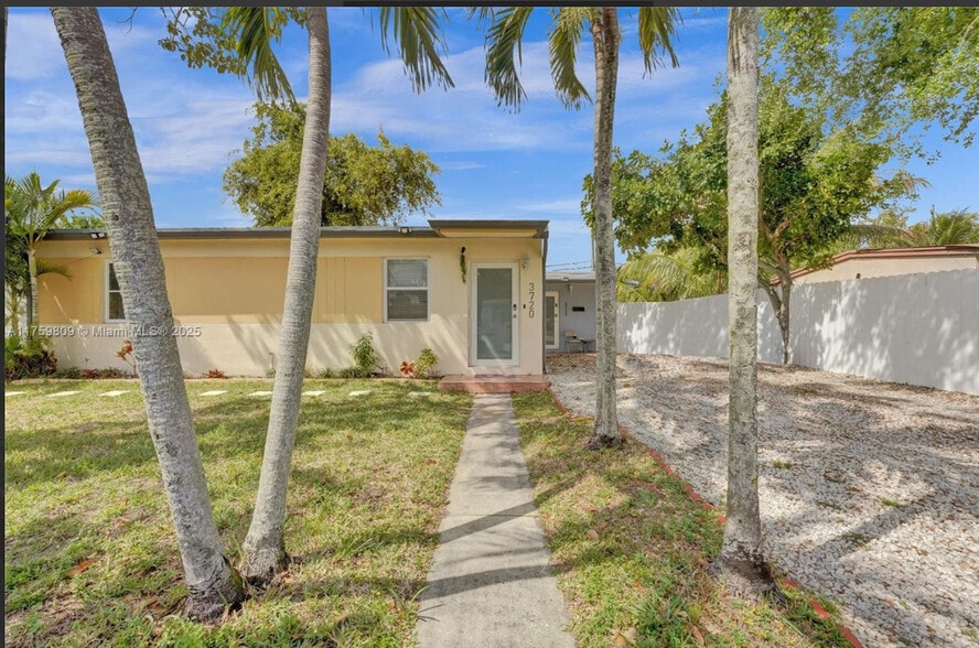Building Photo - 3720 SW 46th Ave