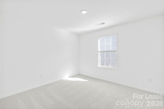 Building Photo - 544 Sand Dunes Dr