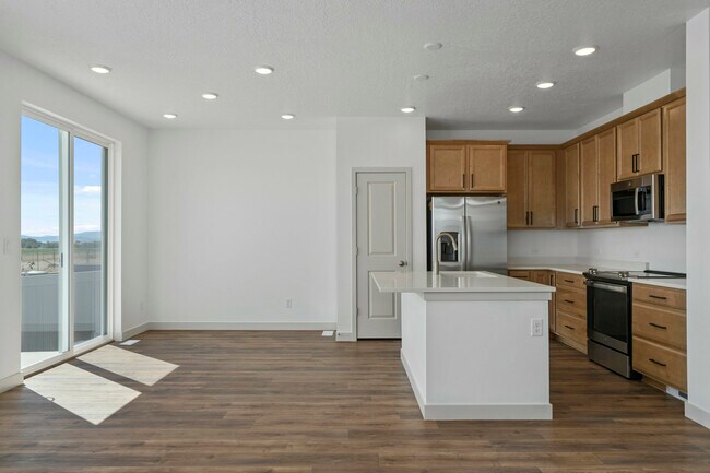 Building Photo - 4973 N Willowbank Dr