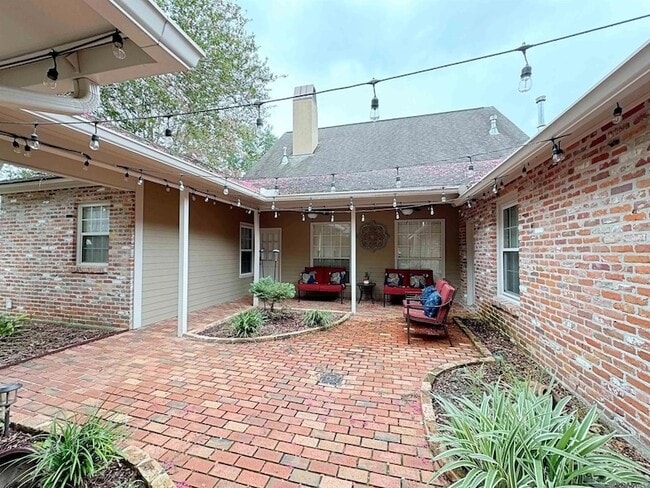 Building Photo - 11831 Thornberry Ln