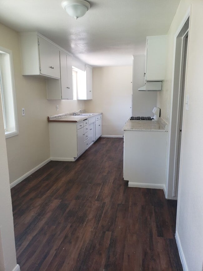 Building Photo - 1 bedroom 1 bath - MOVE IN SPECIAL- 1 MONTH FREE