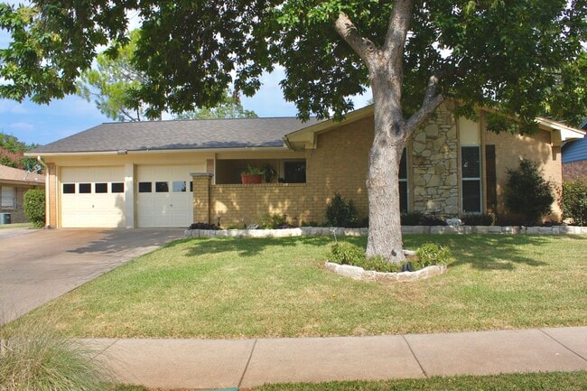 Building Photo - 2120 Mountainview Dr