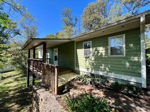 Building Photo - 5 Shady Cove Ln