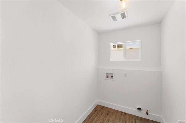 Building Photo - 11443 Saticoy St