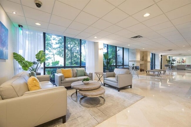 Building Photo - 4900 N Ocean Blvd