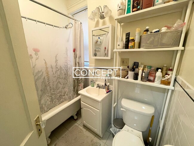 Building Photo - 195 Park Dr