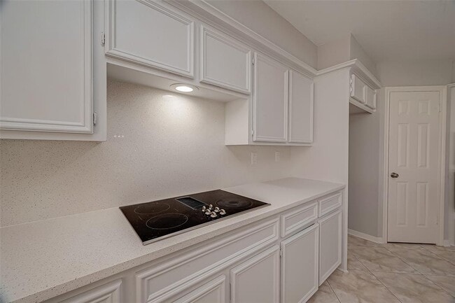 Building Photo - 2112 Limrick Dr